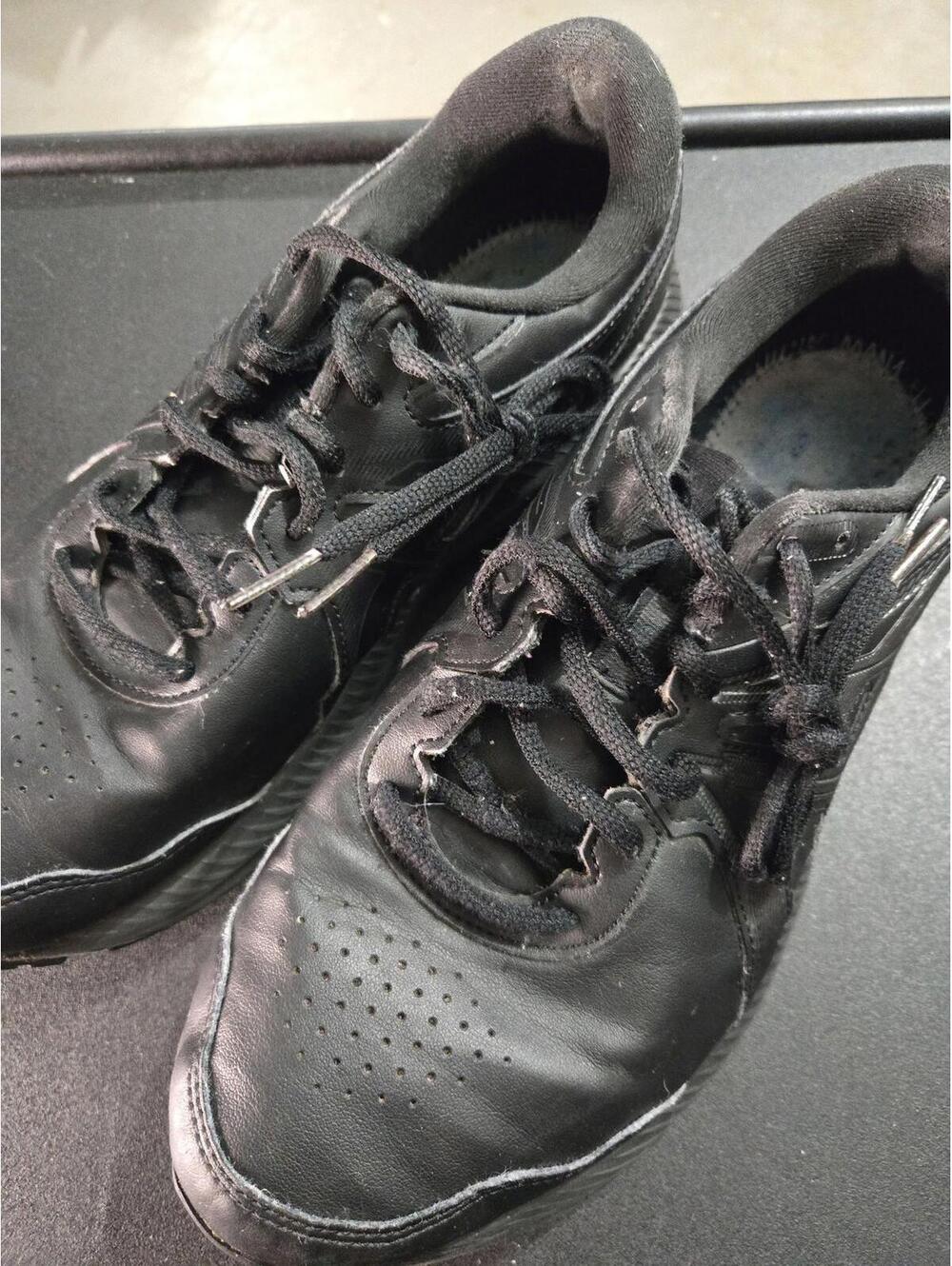 ASICS Men's Black Synthetic Leather Athletic Walking Shoes Size 8.5 Used